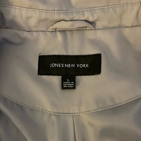 Jones New York rain jacket, Size Large - Picture 2 of 7
